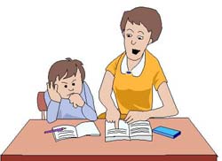Enfance: mère qui fait réciter les devoirs scolaires